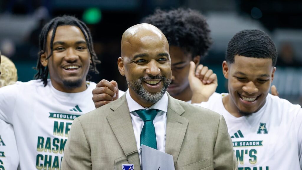 USF men’s basketball coach Amir Abdur-Rahim dies at 43