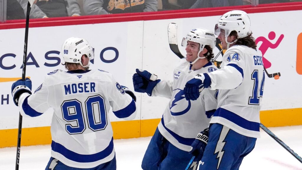 Brayden Point lifts Lightning to comeback win over Penguins in overtime