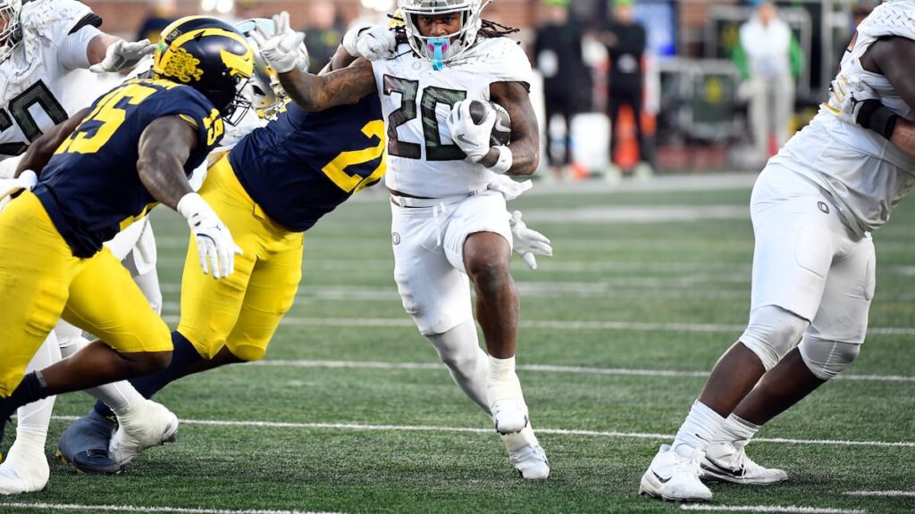 Oregon a unanimous No. 1 ahead of 1st CFP rankings