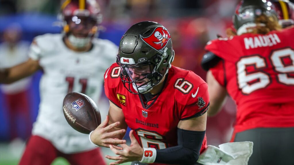 Fourth-quarter flubs play a part in Bucs' early playoff exit