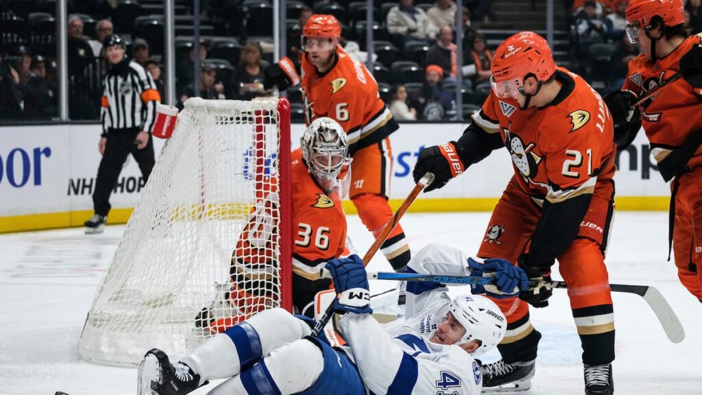 Lightning lose to Ducks, go winless on 3-game California trip