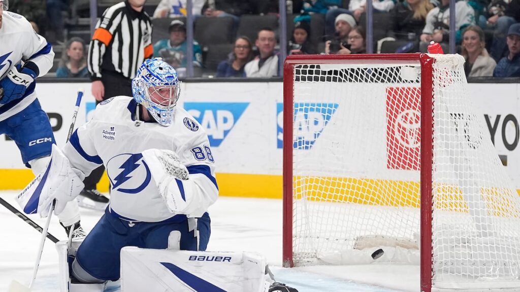 Lightning surrender Sharks’ 1st home win since November