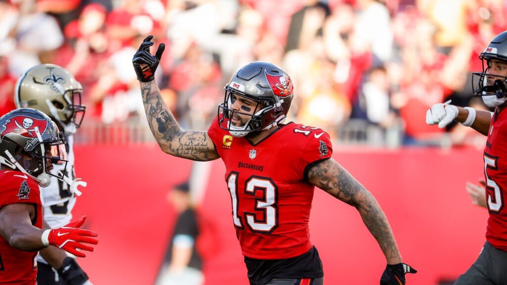 Bucs’ Mike Evans ties Jerry Rice’s receiving record in grand fashion