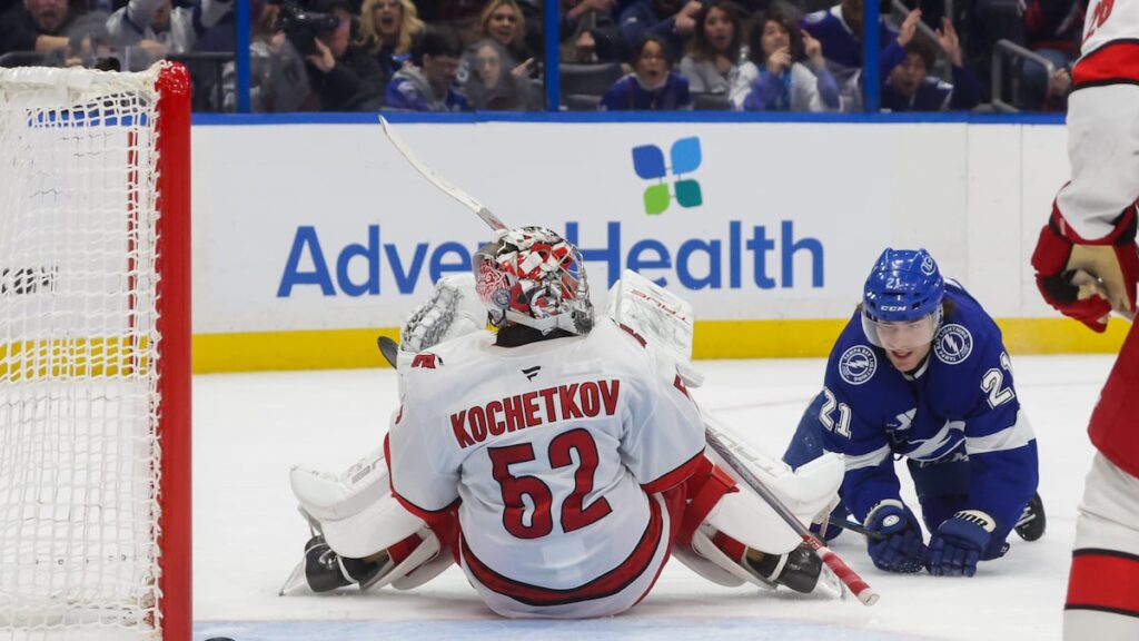 Brayden Point’s last-minute goal propels Lightning past Hurricanes