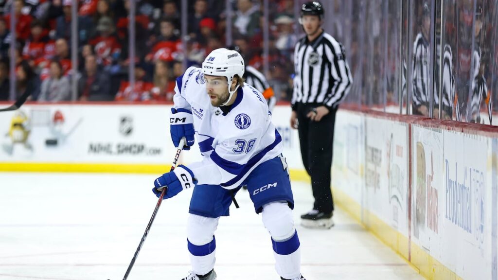 Brandon Hagel shines as Lightning cool off Red Wings